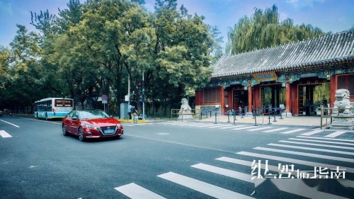 北京线路最长的公交车北京线路，探寻城市繁华与历史印记