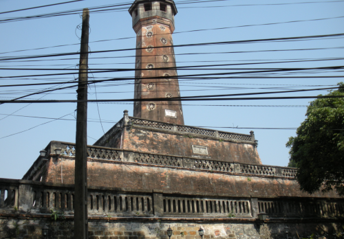 保卫塔楼保卫塔楼，守护城市安全的坚固屏障