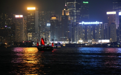 开奖直播现场香港一开奖结果查询开奖直播现场 香港之夜-第2张图片