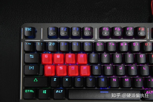 老顽童模拟器，重拾童趣的游戏世界-第1张图片