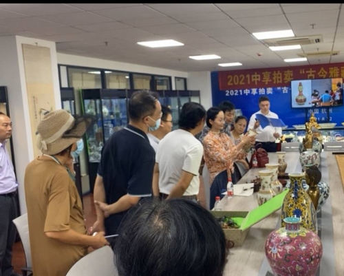 彩友沙龙，艺术与交流的乐园-第1张图片