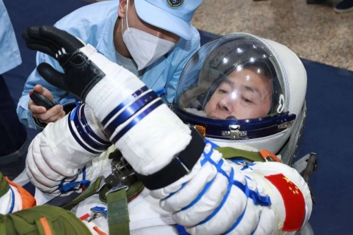 新太空三人组新太空3人组启航
