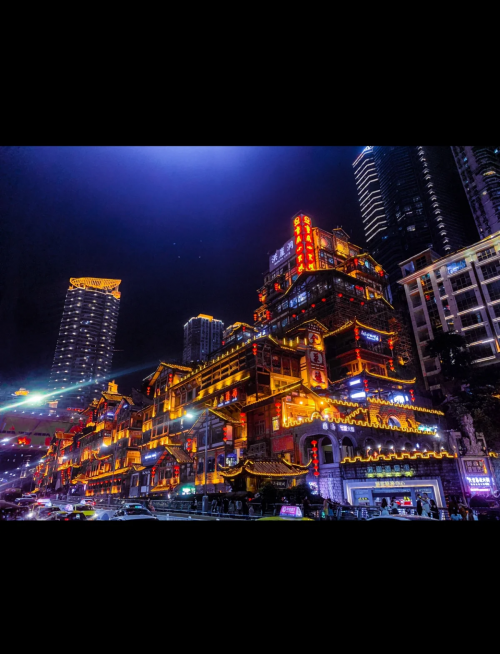 洪崖洞与抖音，探索沉浸式旅游体验-第2张图片