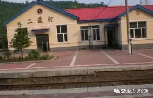 吐鲁番汽车站时刻表吐鲁番汽车站，城市交通的新窗口-第2张图片