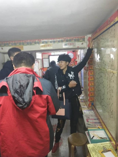 彩友沙龙彩友沙龙，艺术与交流的乐园
