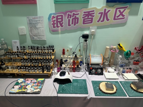 小龙人救世网小龙人救世网，网络力量与新生希望-第1张图片