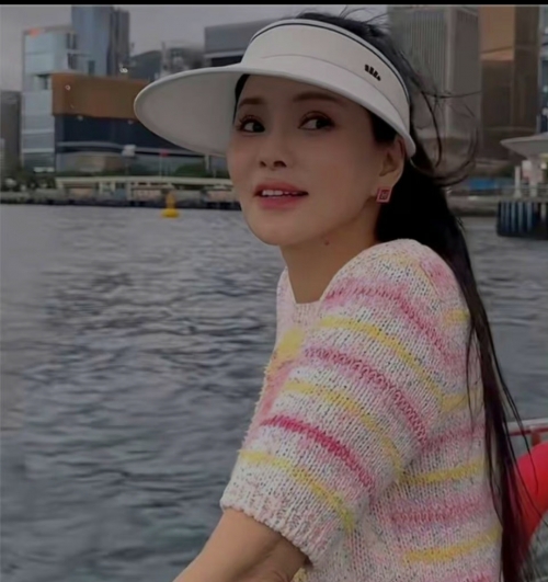 伊能静未经ps照伊能静未经PS照，真实之美-第1张图片