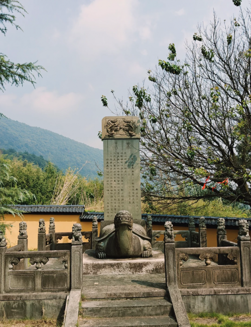 黄大仙论坛精选，六肖揭秘与黄大仙的神秘魅力-第3张图片
