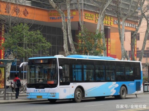 北京线路最长的公交车北京线路，探寻城市繁华与历史印记-第2张图片