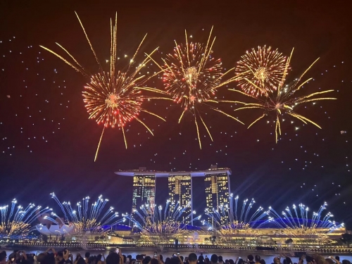 2023年今晚澳门特马2023年今晚澳门特马之夜，璀璨烟花与文化盛宴-第2张图片