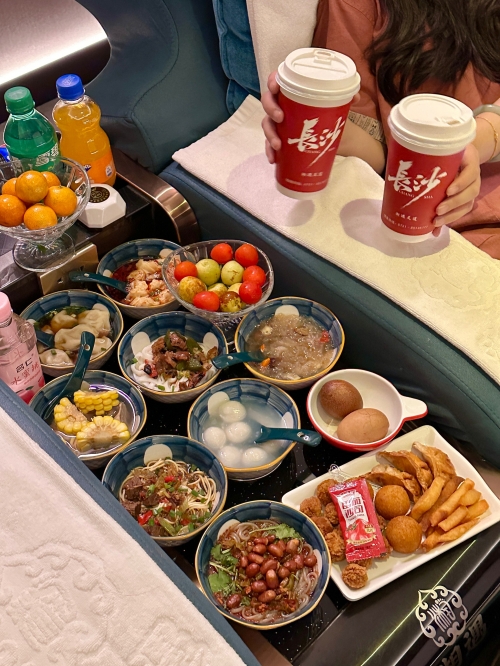 富婆点特图富婆点特图，奢华生活背后的秘密