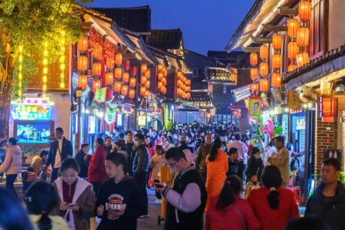 莆田步行街，繁华与历史的交织-第1张图片