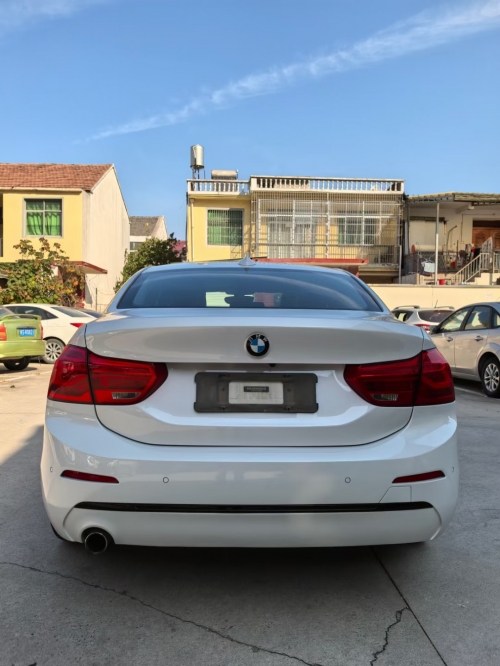 宝马118i报价及图片宝马118i，豪华与动感的完美结合