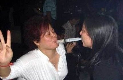 富婆点富婆点，奢华生活背后的秘密