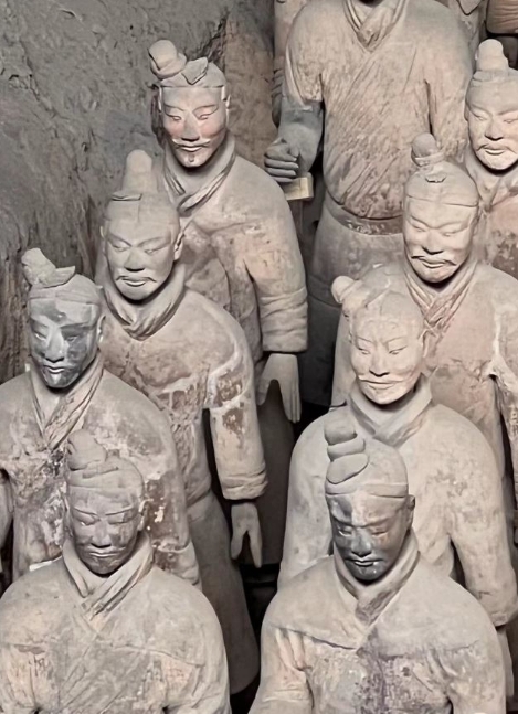 兵马俑是哪个省份的景点兵马俑是中国陕西省的著名景点，被誉为世界八大奇迹之一。兵马俑位于陕西省西安市附近，是中国古代陵墓和军事设施的珍贵遗产。-第2张图片
