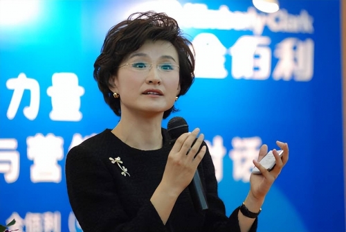 中央电视台董倩，新闻人的典范-第3张图片