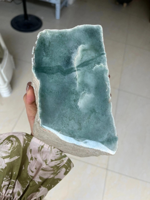 高冰种翡翠原石价格血玉皮丘高冰种翡翠原石价格，市场与价值
