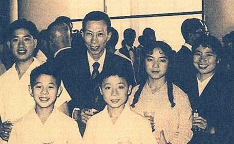 高岗与李连杰，传奇人物交织的江湖故事-第2张图片