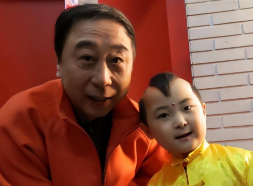 邓鸣贺最新消息新闻邓鸣贺最新消息，演艺事业再攀高峰-第1张图片