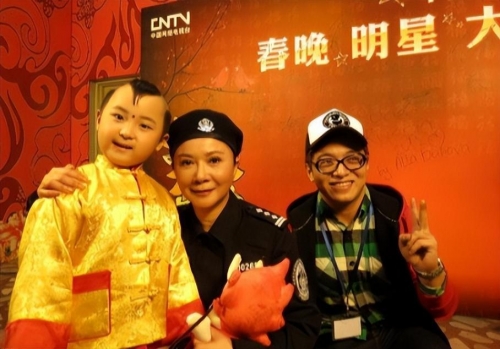 春晚童星邓鸣贺，星光璀璨的璀璨之星
